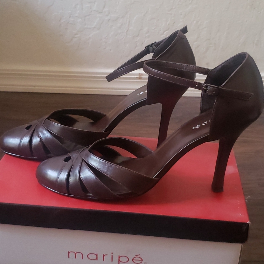Dark brown pumps